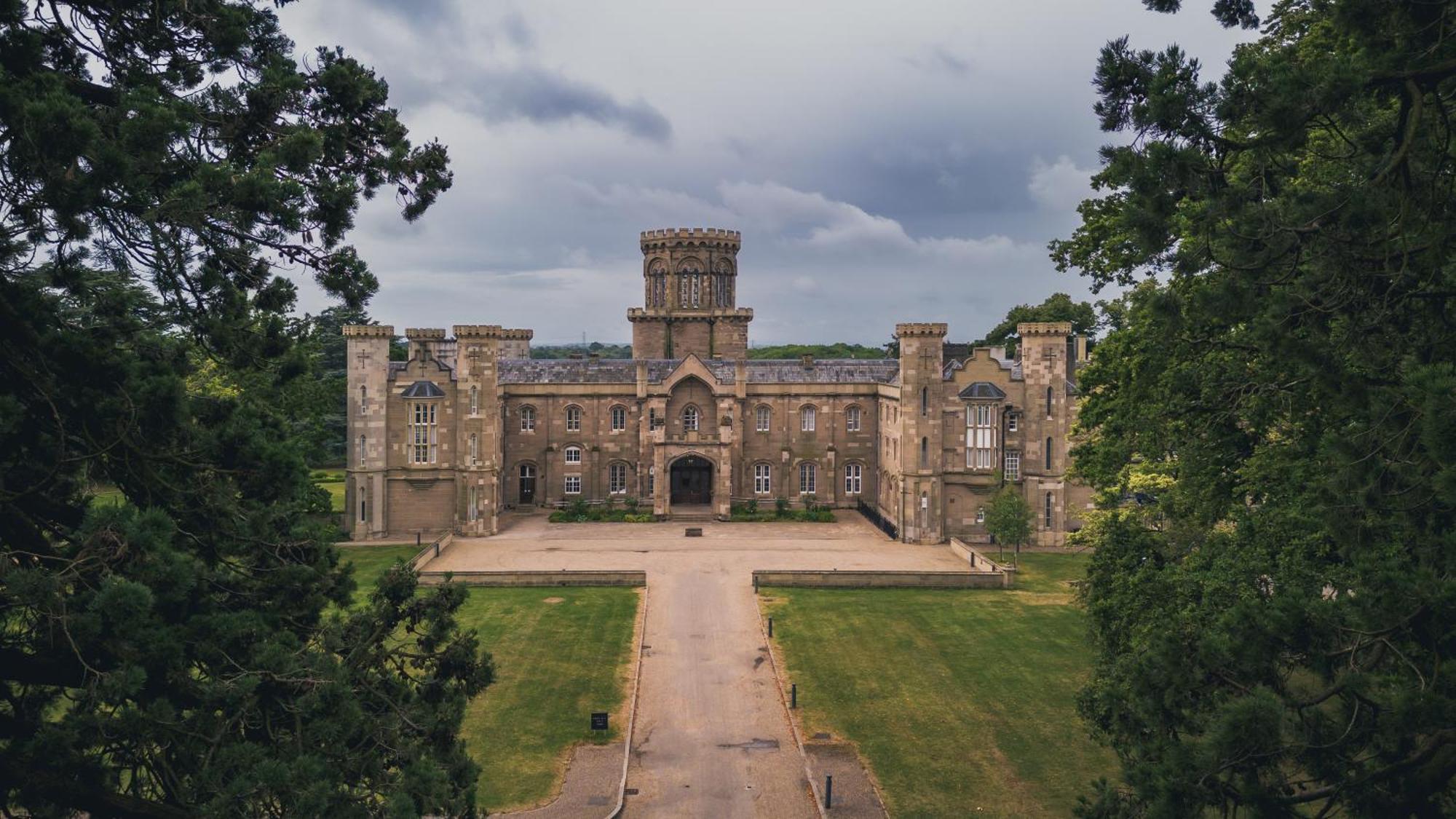 Hotel Studley Castle Exterior foto